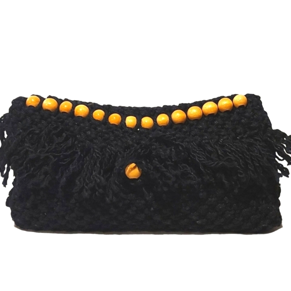 VINTAGE CROCHET CLUTCH!